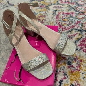 EUC Girls Sparkly Party Shoe - Size 4